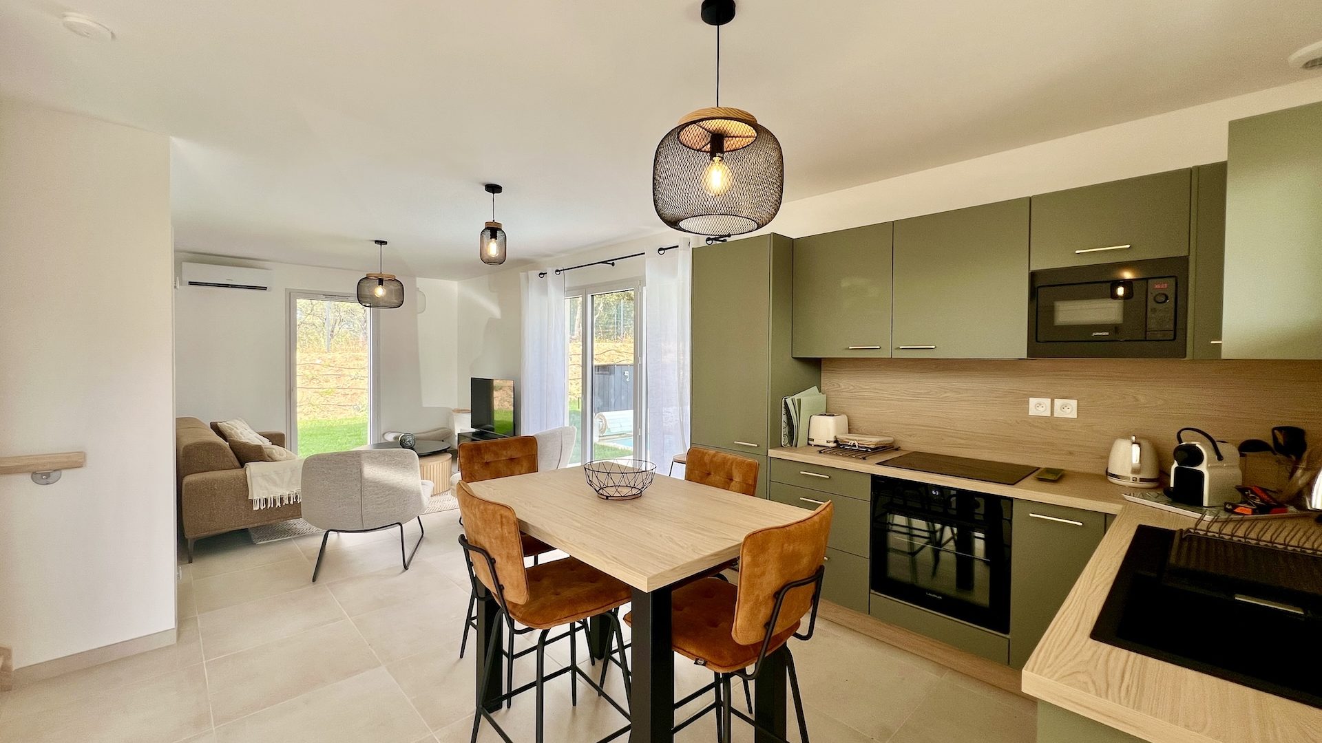 villa-luna-T4-a-louer-menerbes-cuisine